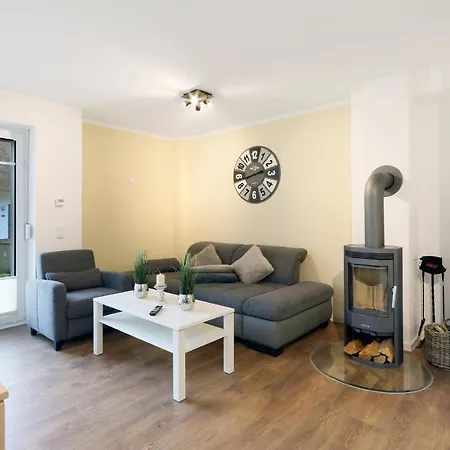 Reetdachhaus 22 Auf Usedom Holiday home Kutzow